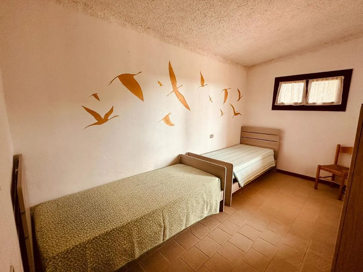 Tatil Evi Oleandro, Rena Majore