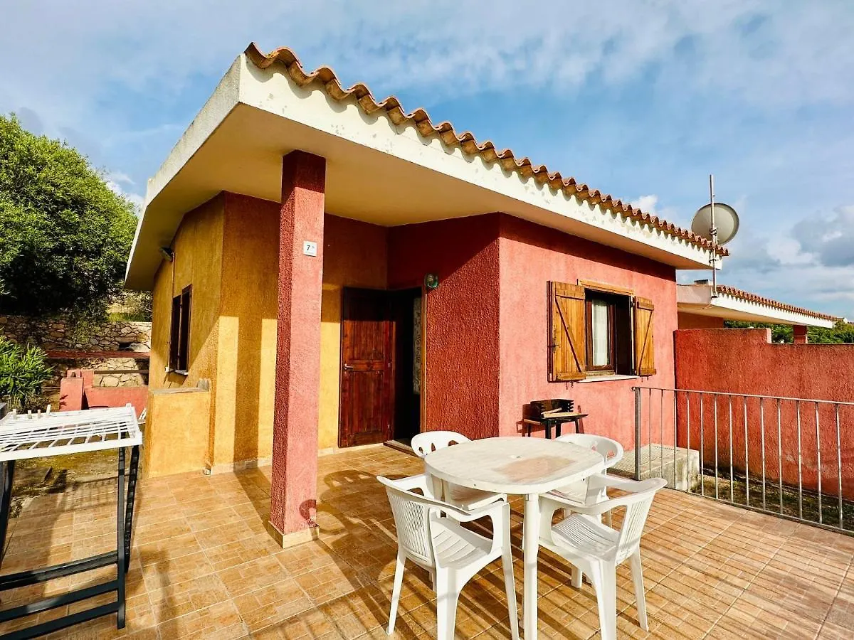 Oleandro, Rena Majore Tatil Evi